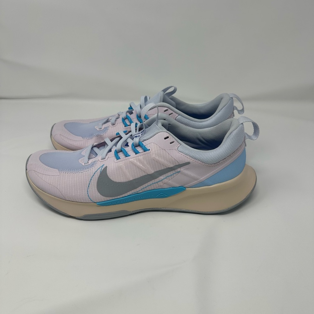 Nike Light Blue and Gray Sneakers Women’s 12/ Men’s 10.5